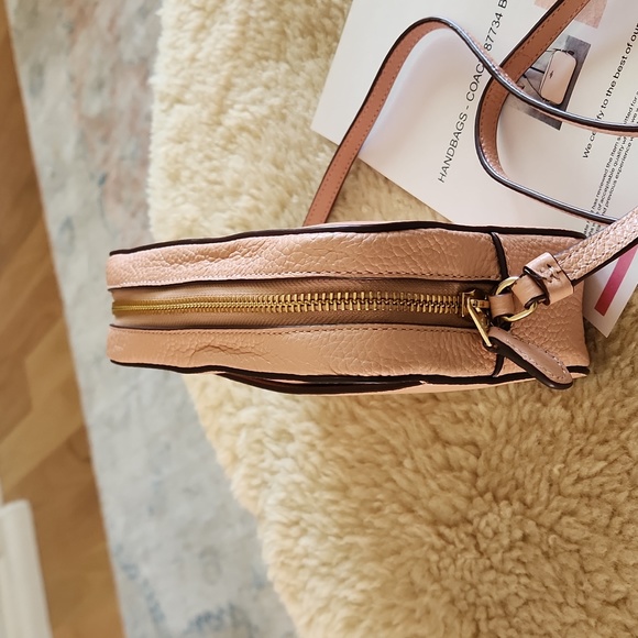 Gorgeous Coach Blush Pebbled Leather Mini Camera Crossbody Bag 🩷📷 - Picture 5 of 16
